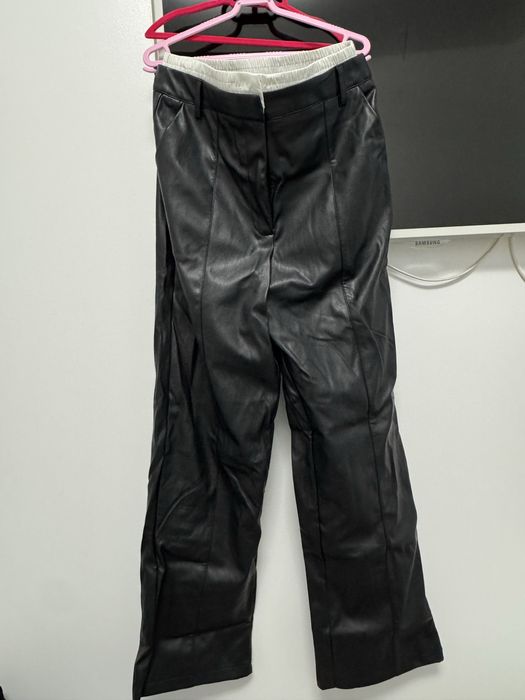 Pantaloni din piele, nepurtati