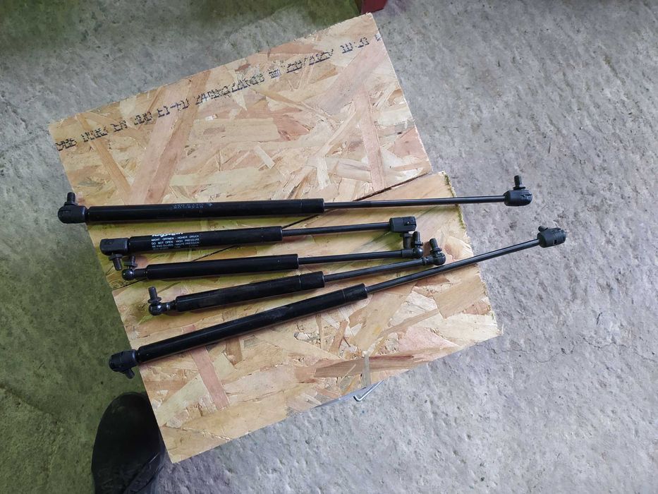 Амортисьори за багажници и врати