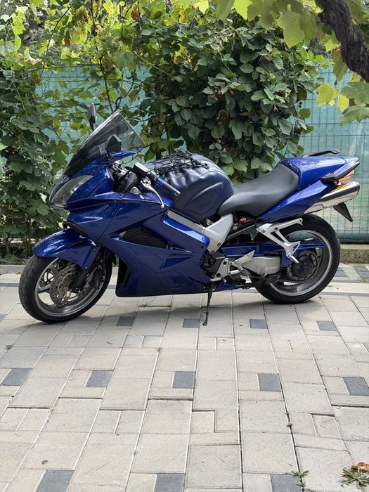Honda vfr800 vtec v4