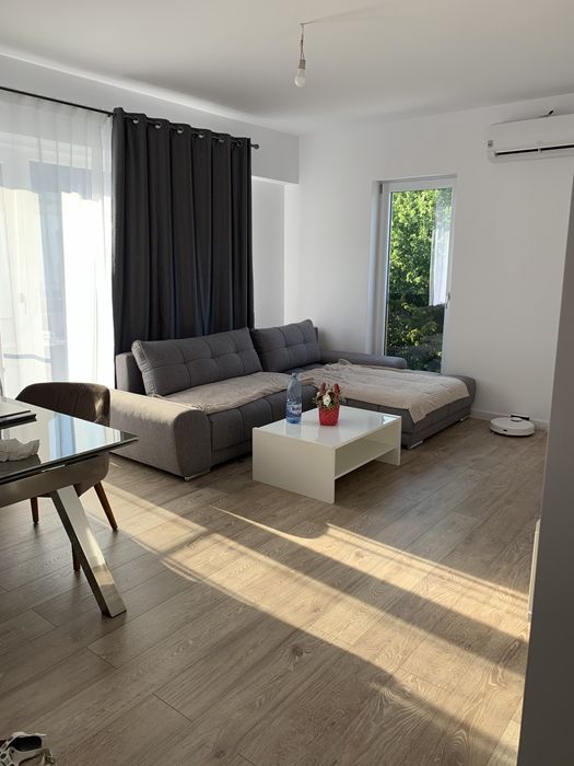 Apartament cu 3 de camere de inchiriat