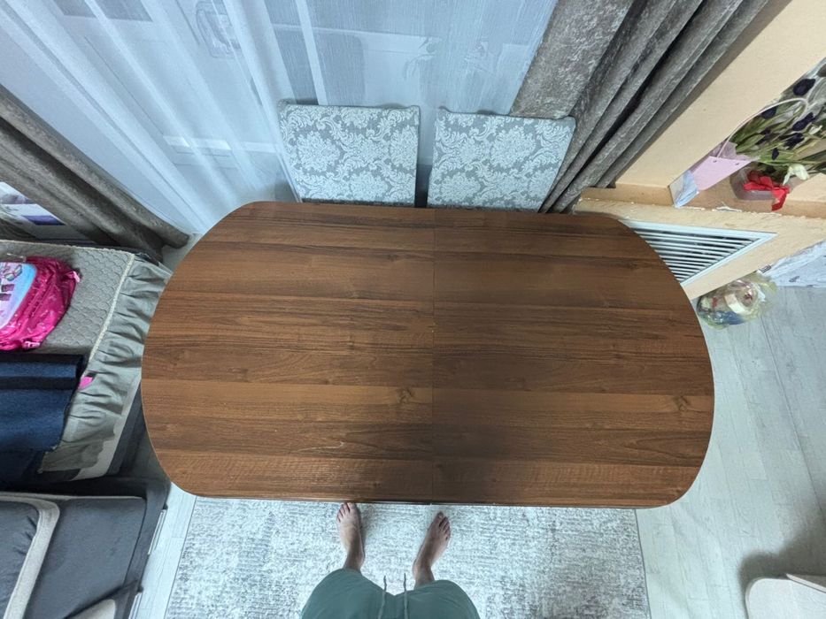 Стол со стульями