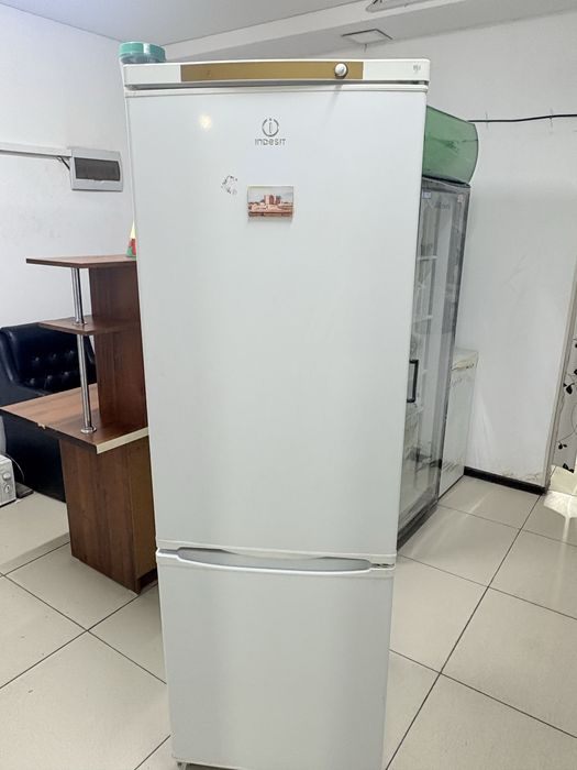 Холодильник INDESIT