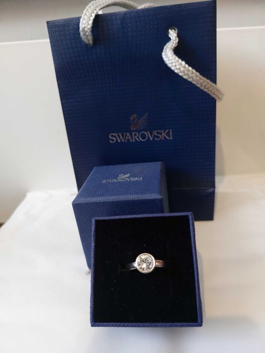 Inel cu piatra stil de logodna in cutie cu punga cadou Swarovski