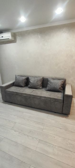 Диван новый. Еврокнижка