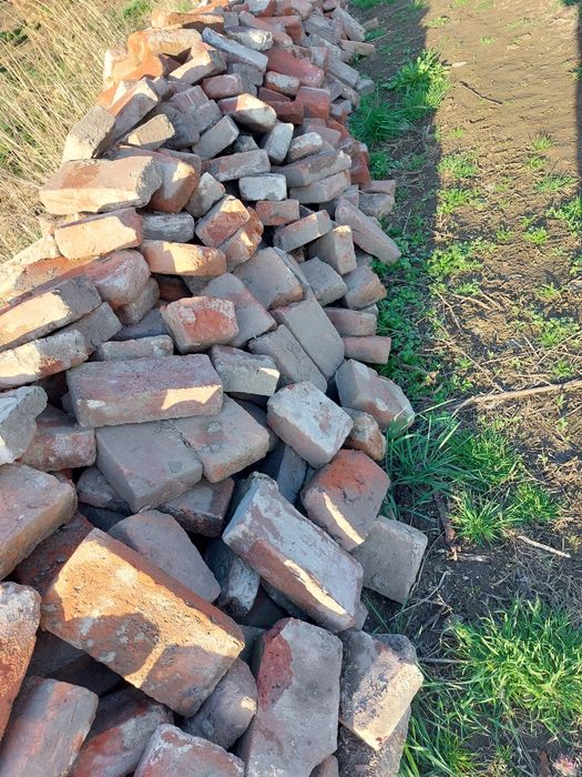 Caramida ,mare și mica curățată din demolari