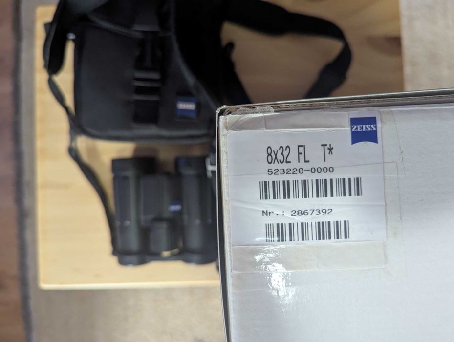 Binoclu Zeiss Victory T*FL 8x32