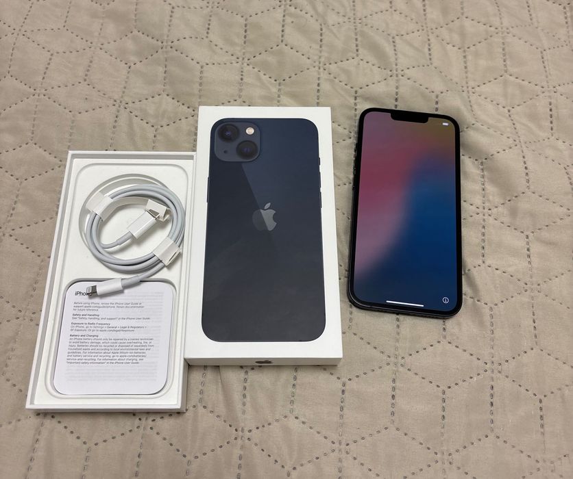 Vând telefon iPhone 13 midnight