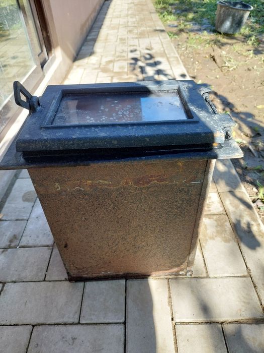 Vand usa fonta cuptor