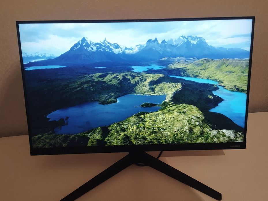 Монитор Samsung Full HD
