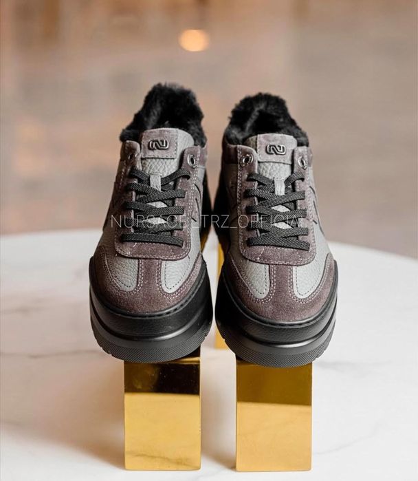 Зимние кроссовки Nursace.