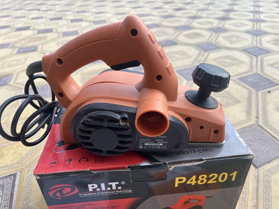 Продается электрорубанок новый