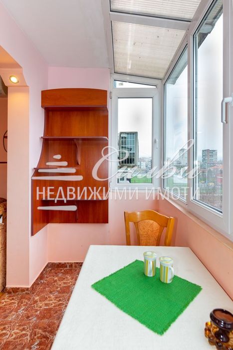 Четиристаен апартамент до училищата - кв.Добруджански!