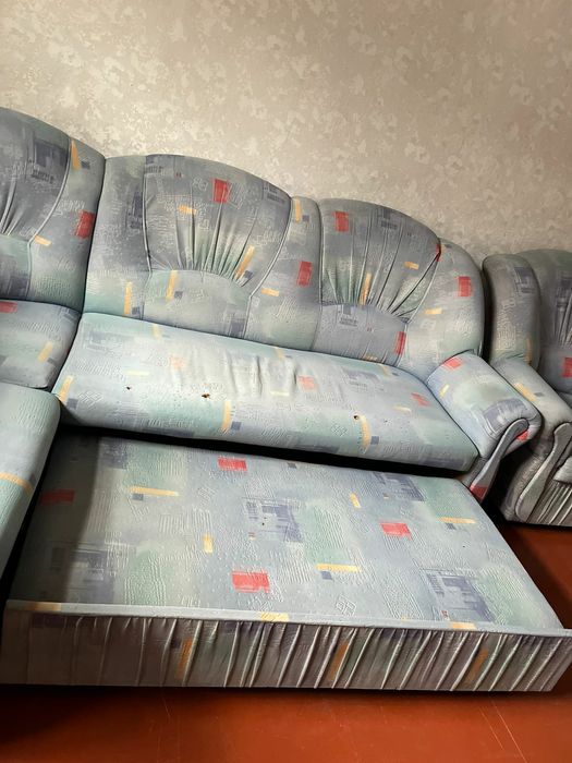 Продам диван с креслом