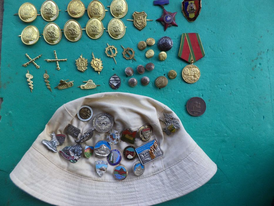 Semne de arma cuci militari boneta medalii insigne nasturi vechi RSR