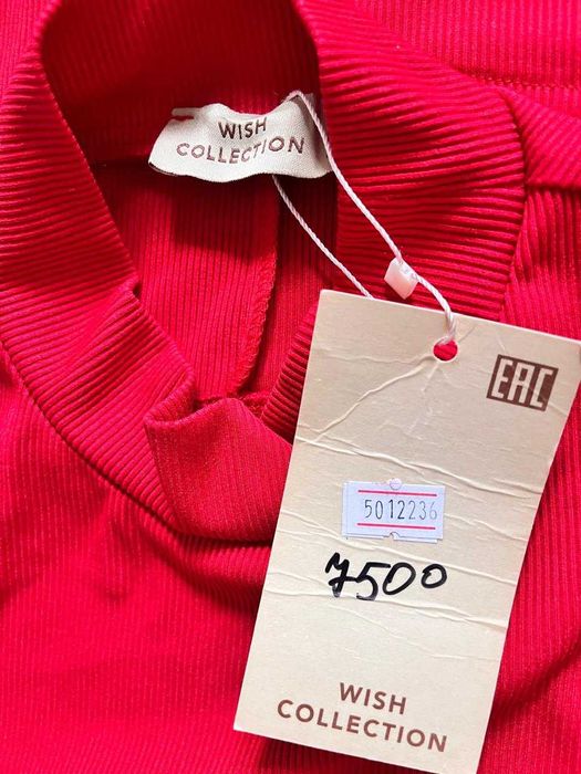 Продаю красное платье