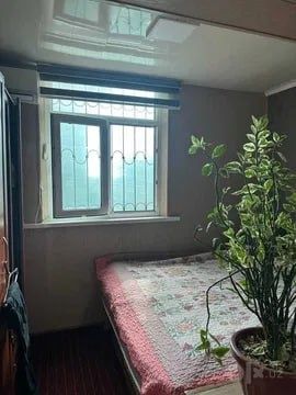 Продаётся Мирабад Саракулька 77 серия 2/4/4 ремонт средний с мебелью !
