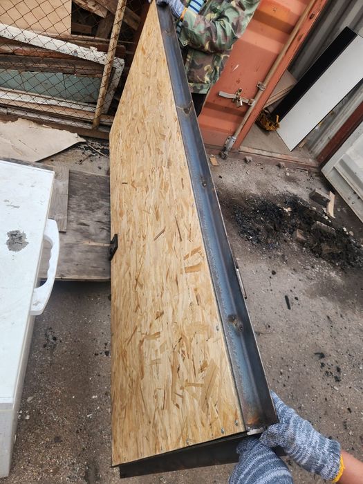 Входные железные двери