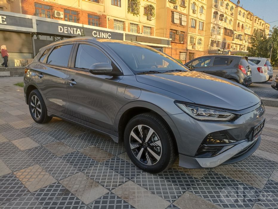 BYD E2 Luxury 405km! 2025 йил! 4200 км юрган! 8 йил гарантияси бор!