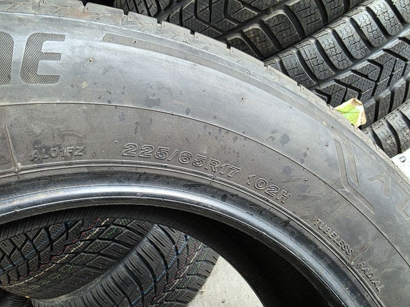 225/65/17 BRIDGESTONE 4бр