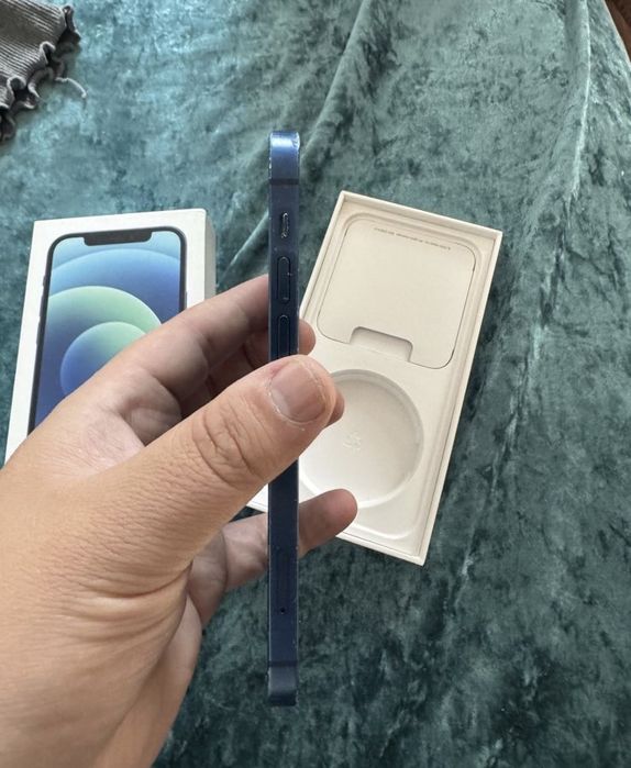 Срочно продается айфон 12