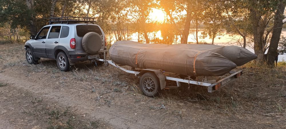 Лодка с мотором ,прицепом