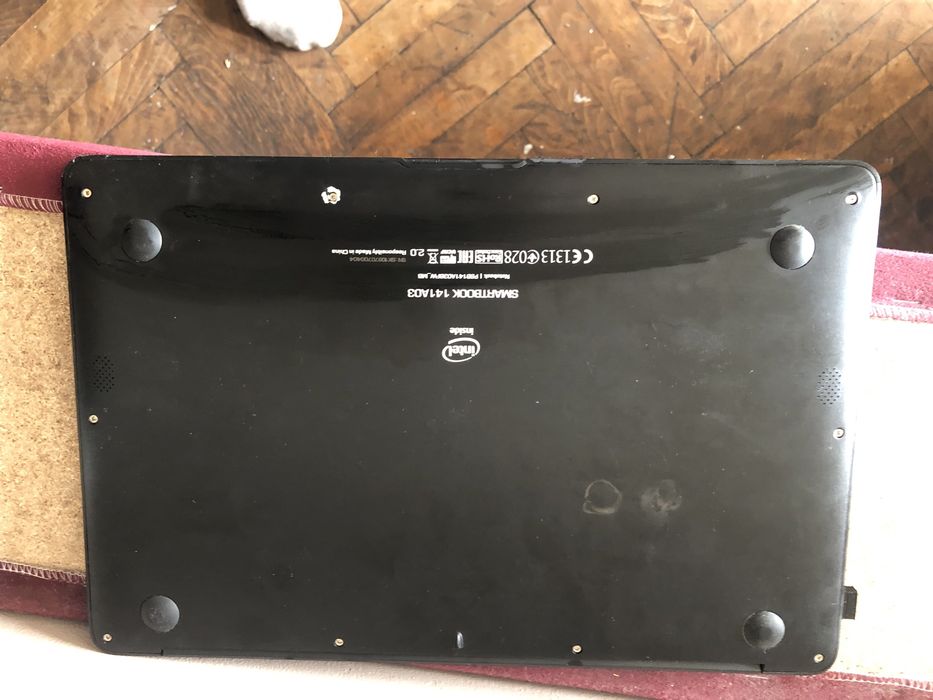 Laptom prestjo.        1