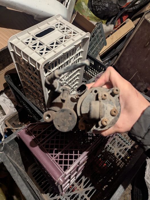 Продам запчасти от w220