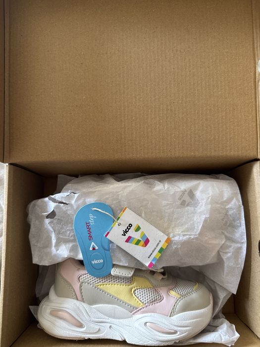 Кроссовки на девочку Vicco