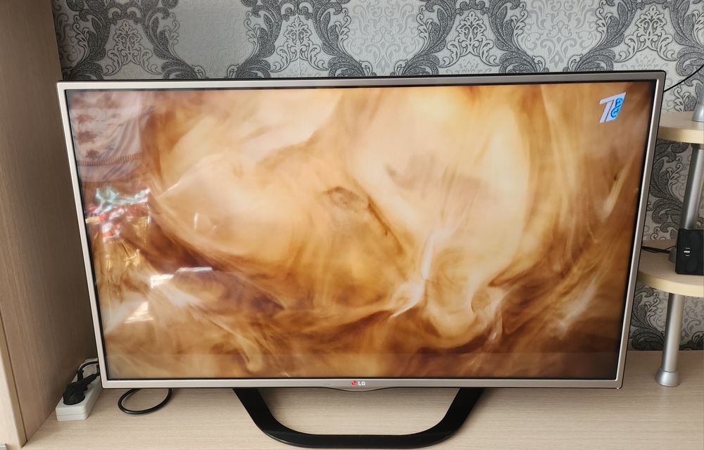 Продам Телевизор LG