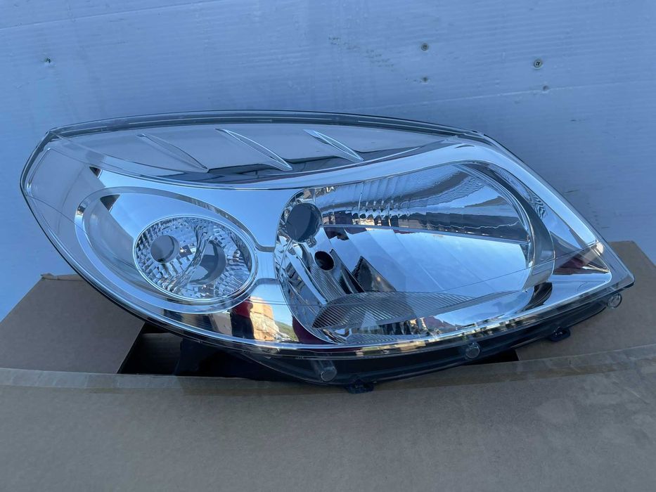 Far dreapta Dacia Sandero 1 2008+ nou original Renault