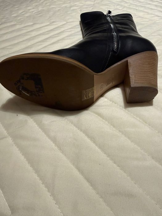 Escada ботинки новые