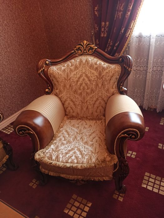 Divan kreslo jurnal stoli bilan. Turklar maxsuloti.