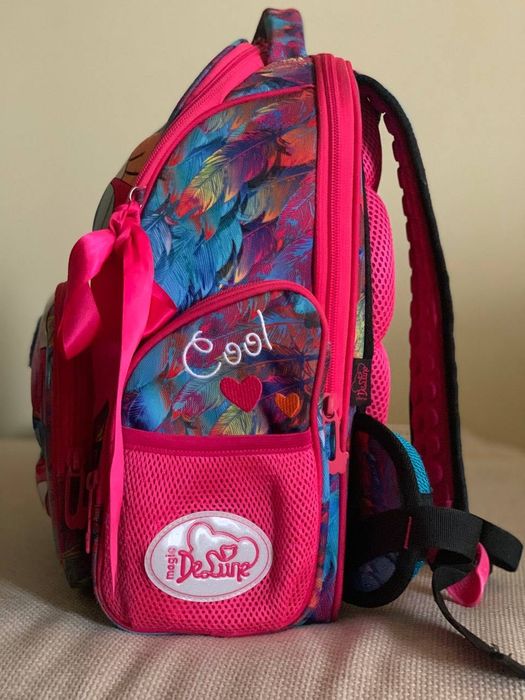 Отлична ученическа раница DeLune