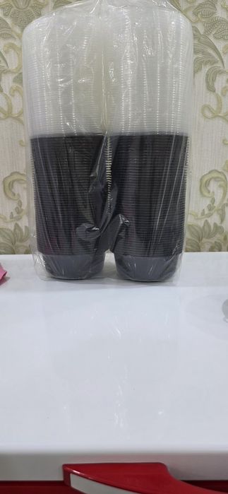 Пластиковый контейнер с герметичной крышкой,обьем 750мл