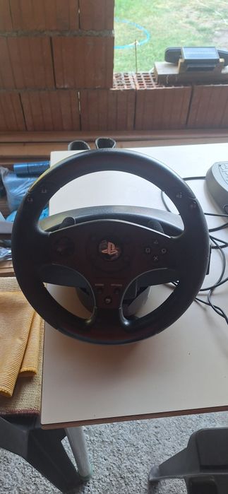 Volan gaming thrustmaster compatibil cu cu ps4/ps5/pc (nu fac schimburi)