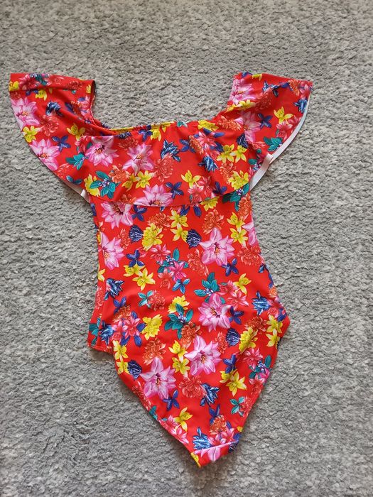 Costum baie + fusta cadou