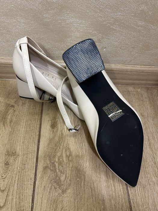 Обувки Sakre Бежов Udobni.BG 37 номер