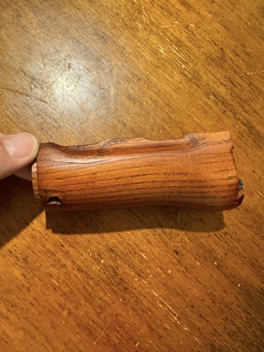 Vând lower handguard AK