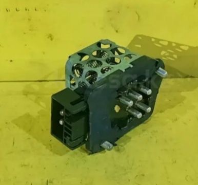 Продам запчасти Мерс124!