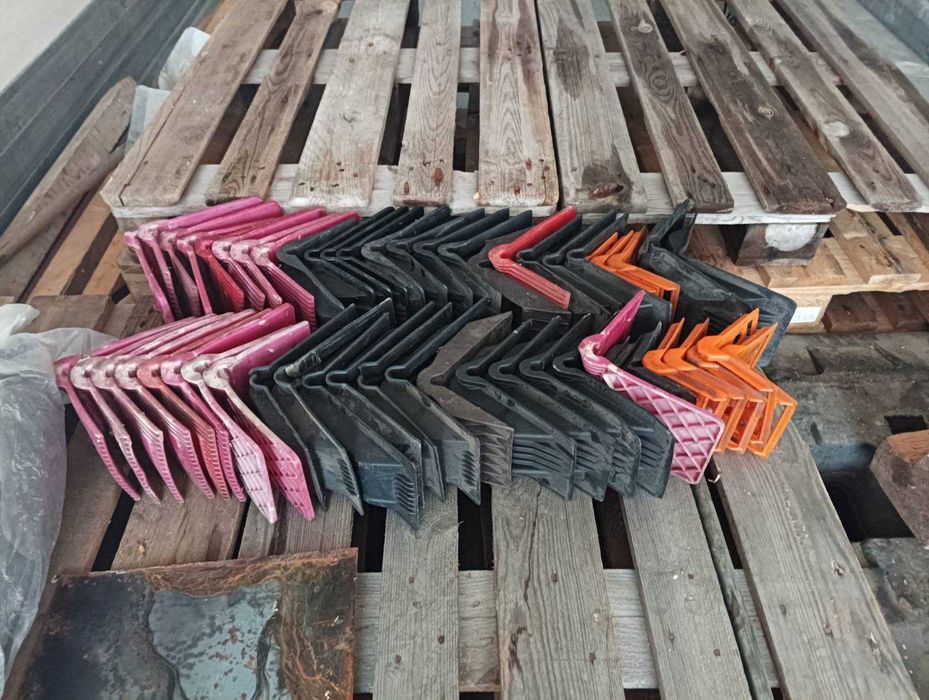 Аксесоари за ремаркета и камиони