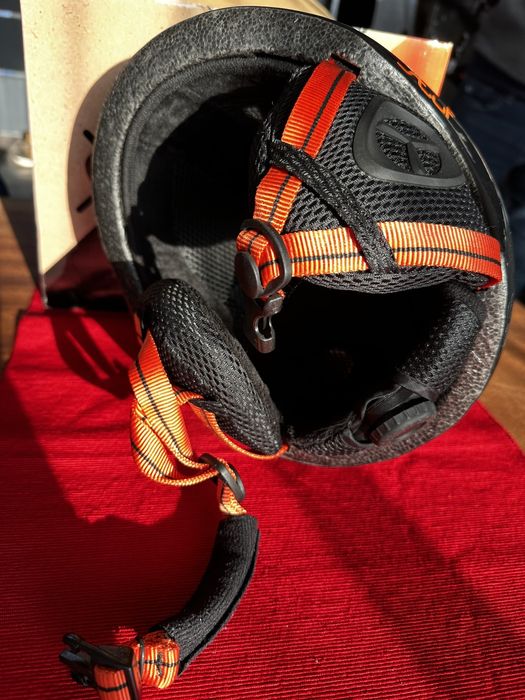 Ски/сноуборд каска STUF 53-56