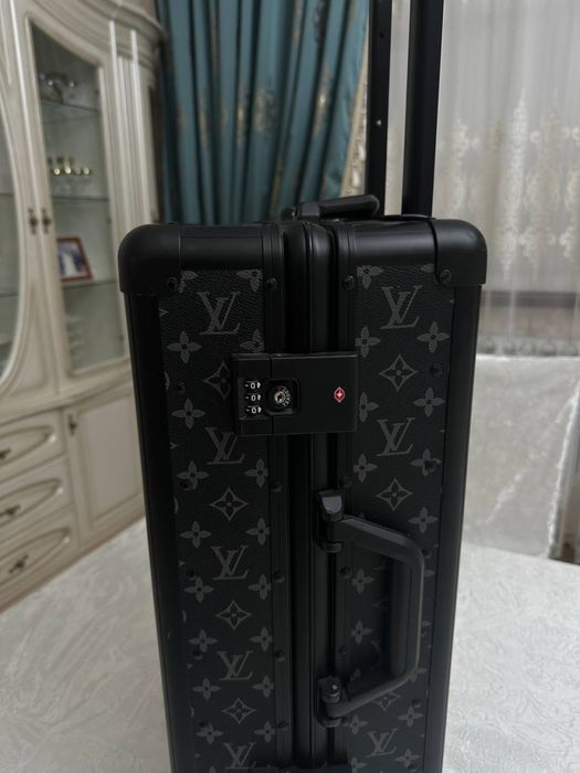 Чемодан сатылады