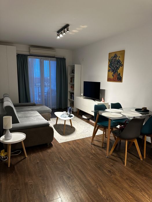 Persoana fizica închiriez apartament cu 2 camere situat in Grand Hill Residence