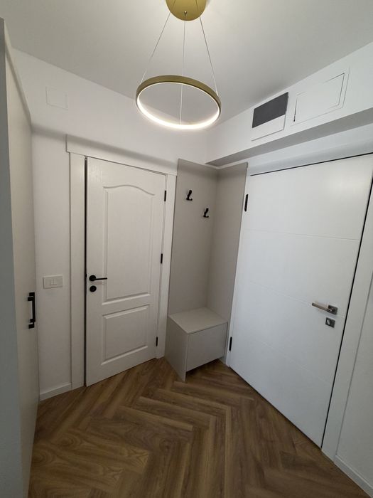 Apartament 2 camere, prima închiriere, parcare privată, complet mobilat și utilat – 450€/lună