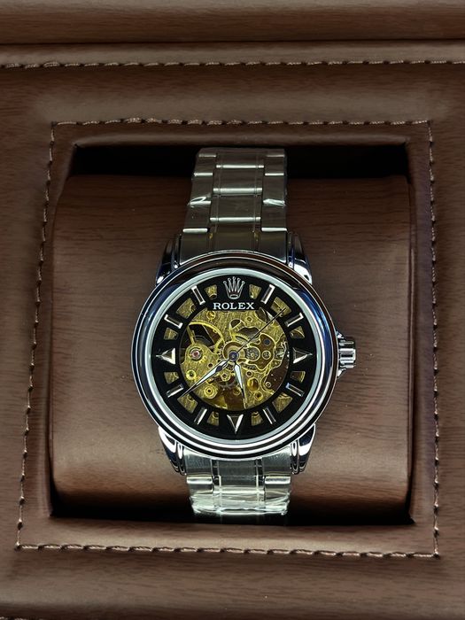 Мезанический наручные часы