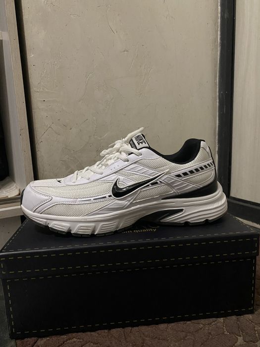 Кроссовки Nike.