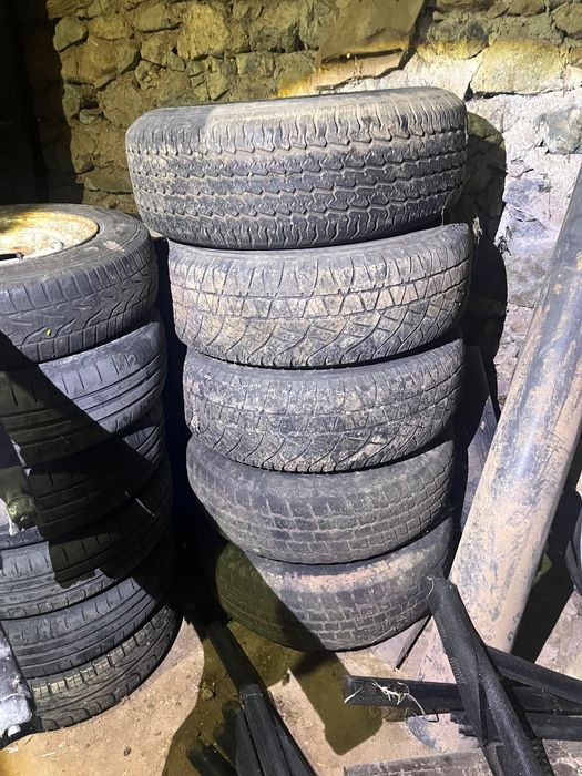 Гуми с джанти 235 75 15 ssangyong