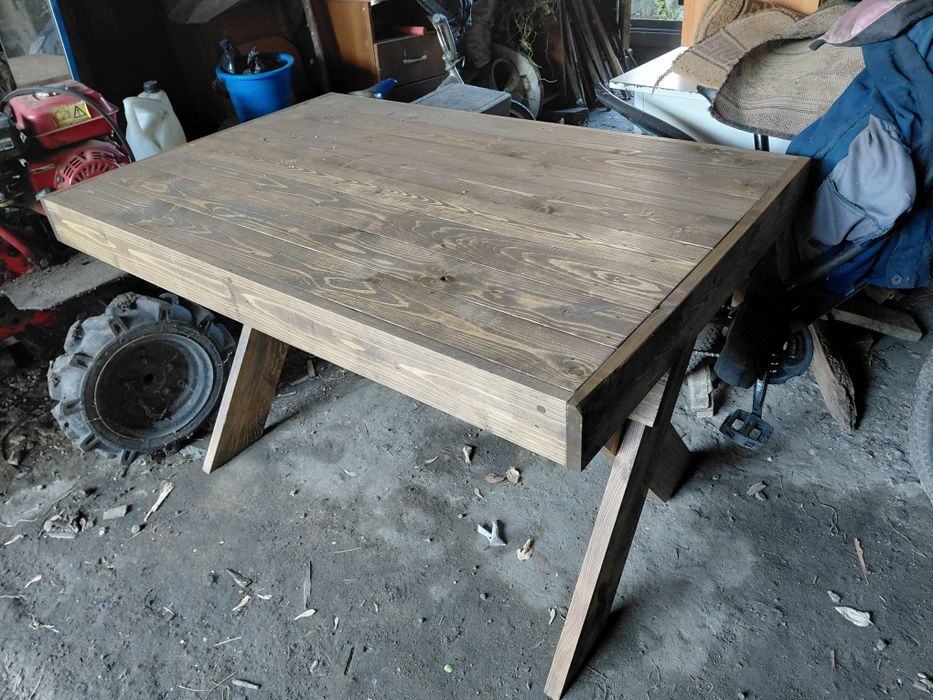 Продам стол!!!находится в рабочем!