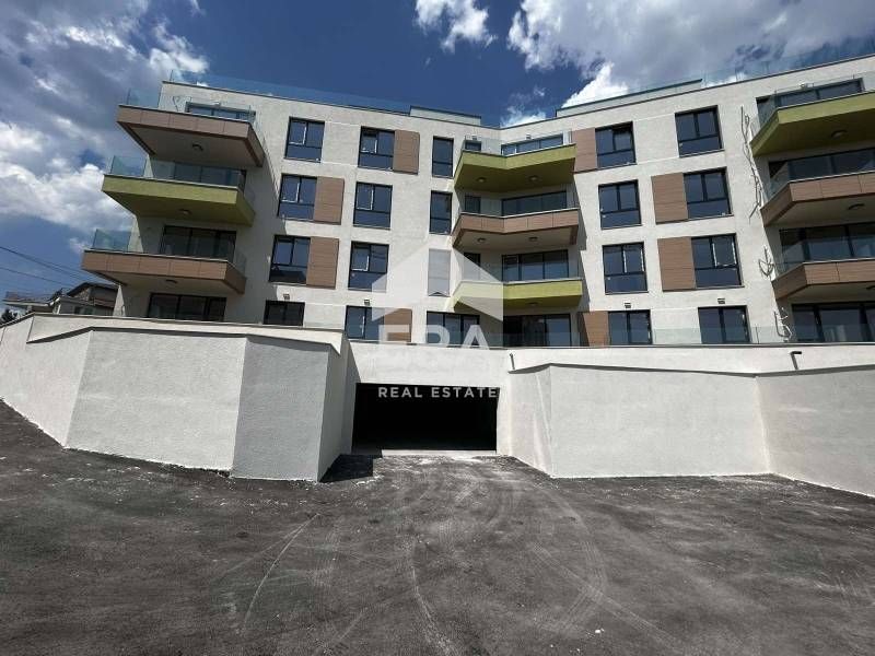Двустаен ексклузивен апартамент за продажба, в нова сграда пред Акт 16