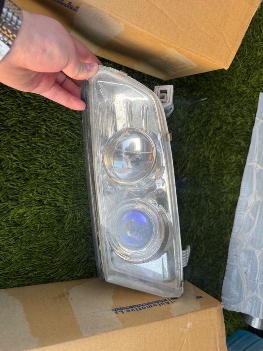 Продам линзованную фару